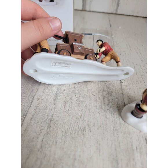 Dept 56 56335 Volunteer firefighters village accessory xmas - Picture 10 of 11